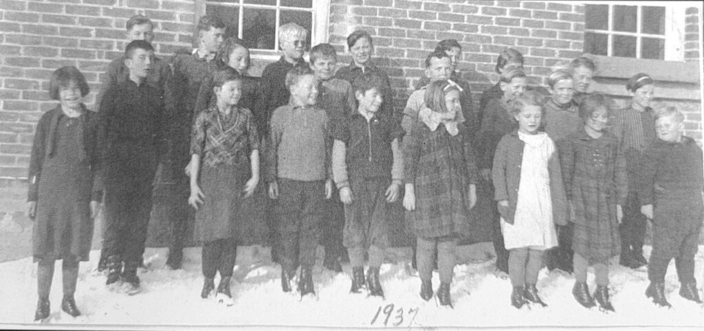 SS 1 Lindsay School 1937